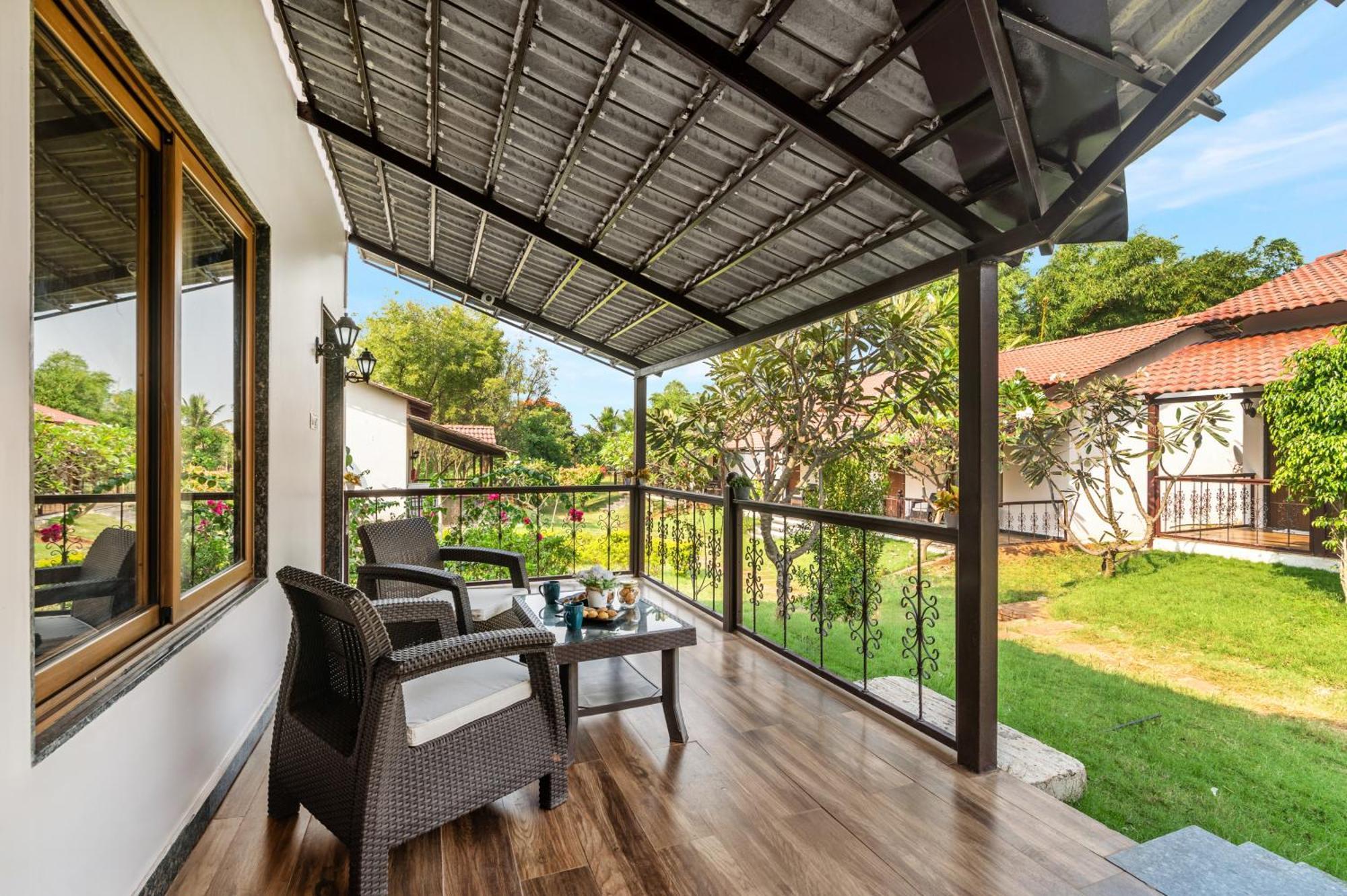 Sterling Banashree Badami Hotel Ngoại thất bức ảnh
