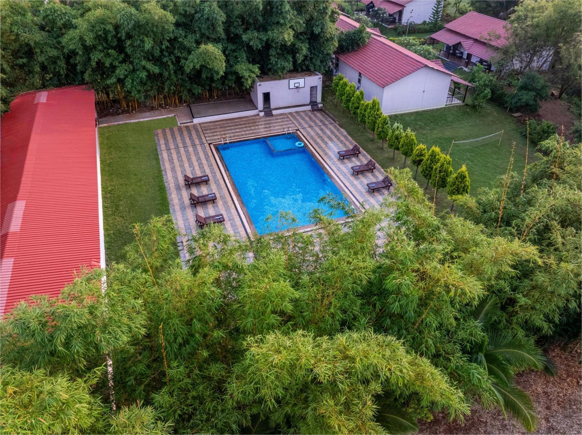 Sterling Banashree Badami Hotel Ngoại thất bức ảnh
